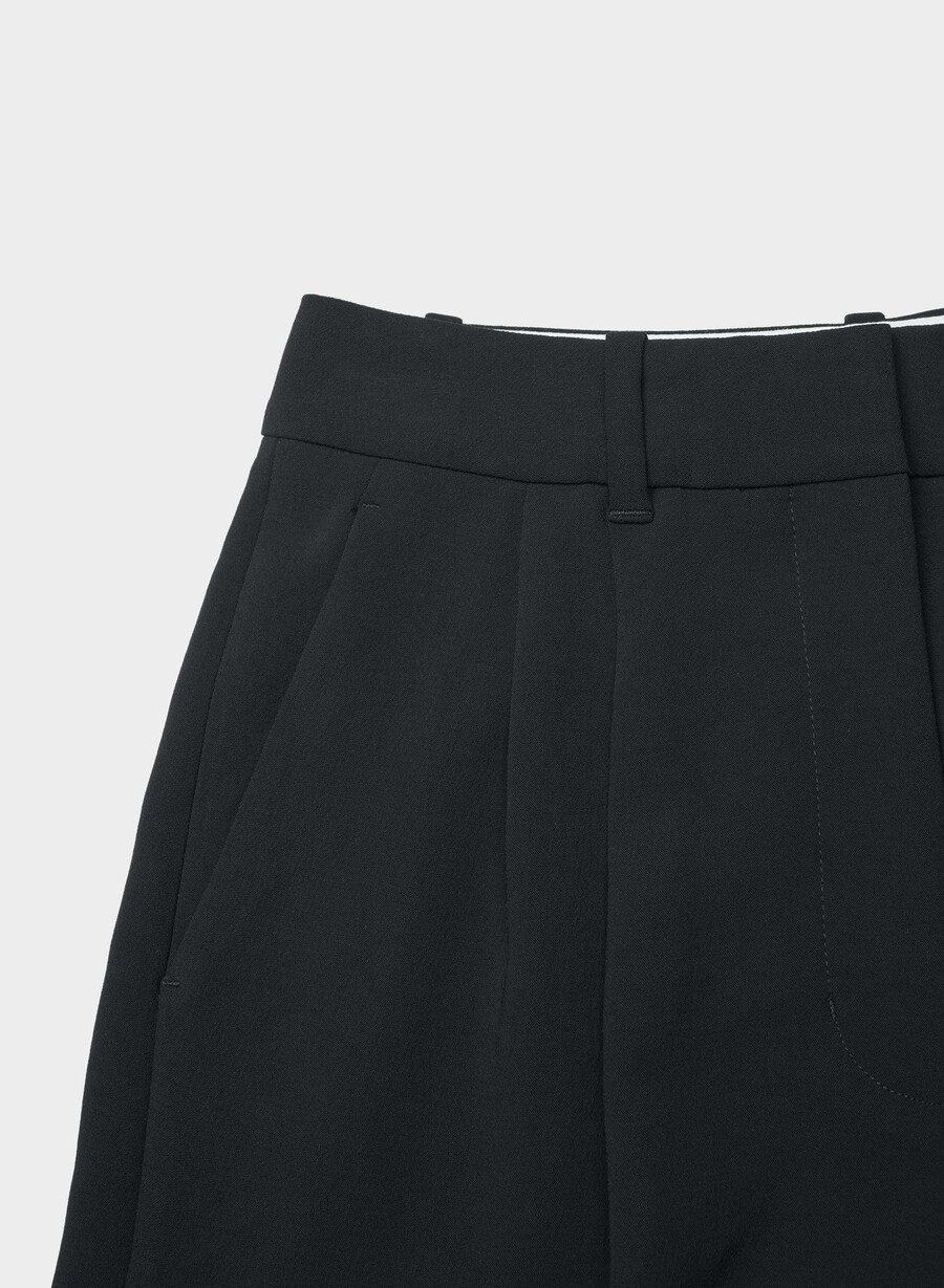エフォートレスパンツ カーブフィット クロップドパンツ - クレペット ブラック